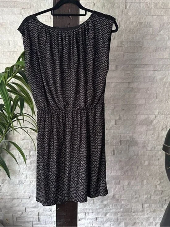 LOFT Black Cream Tribal Boho Jersey Cap Sleeve Dress Size M - Picture 6 of 6